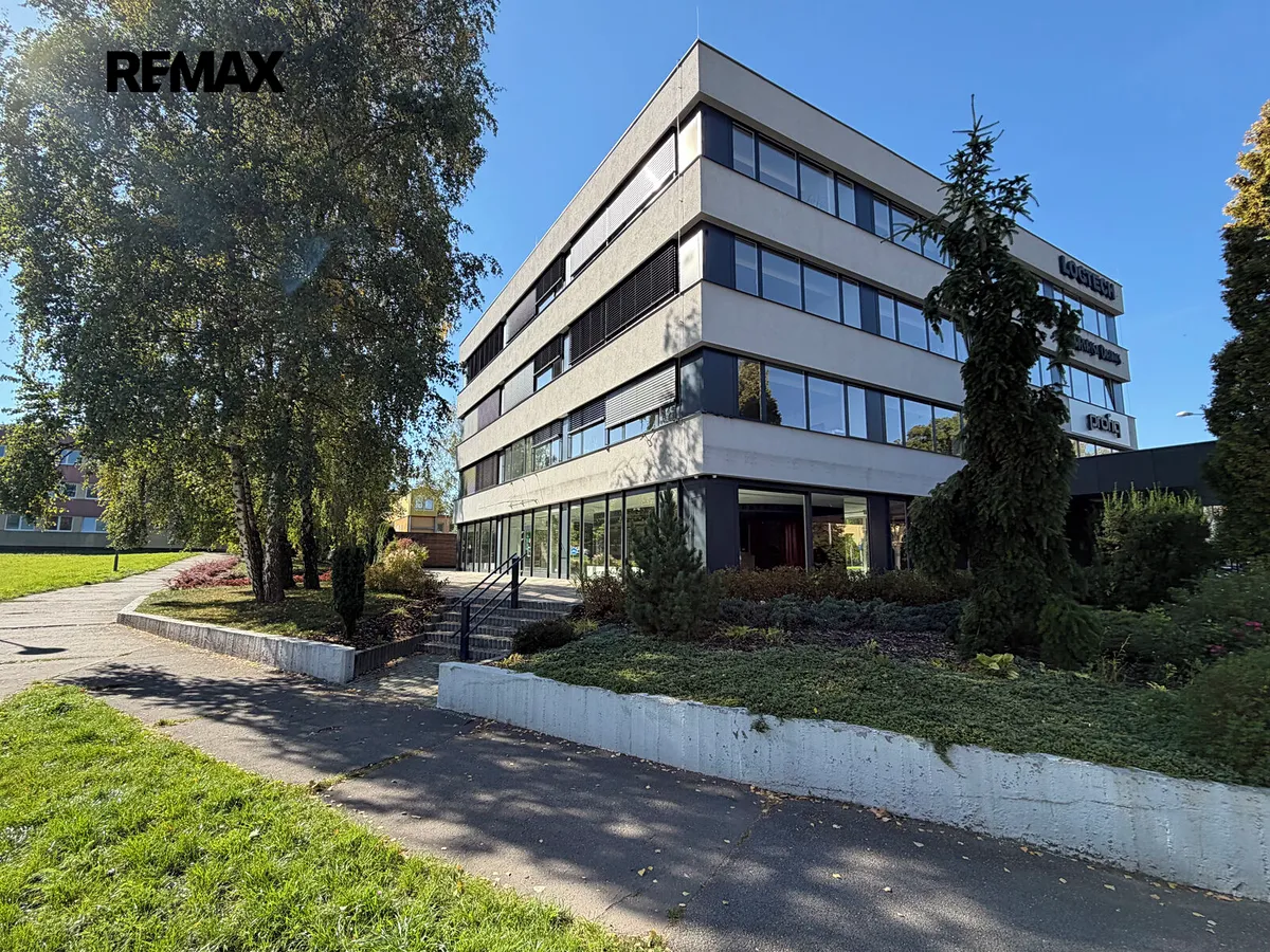 Pronájem obchodního prostoru 469 m²
